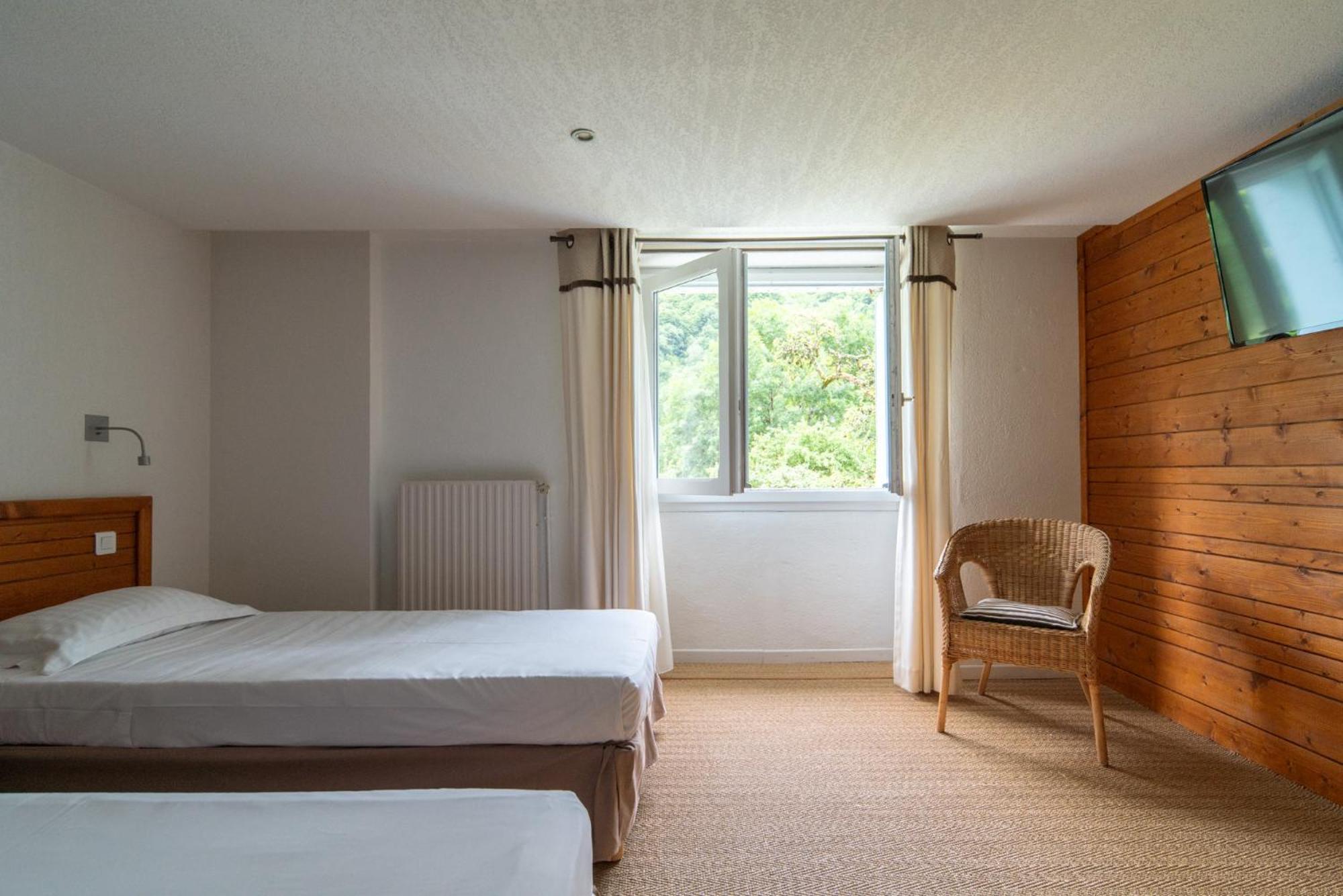 Hotel Domaine de Ramonjuan Bagnères-de-Bigorre Habitación foto
