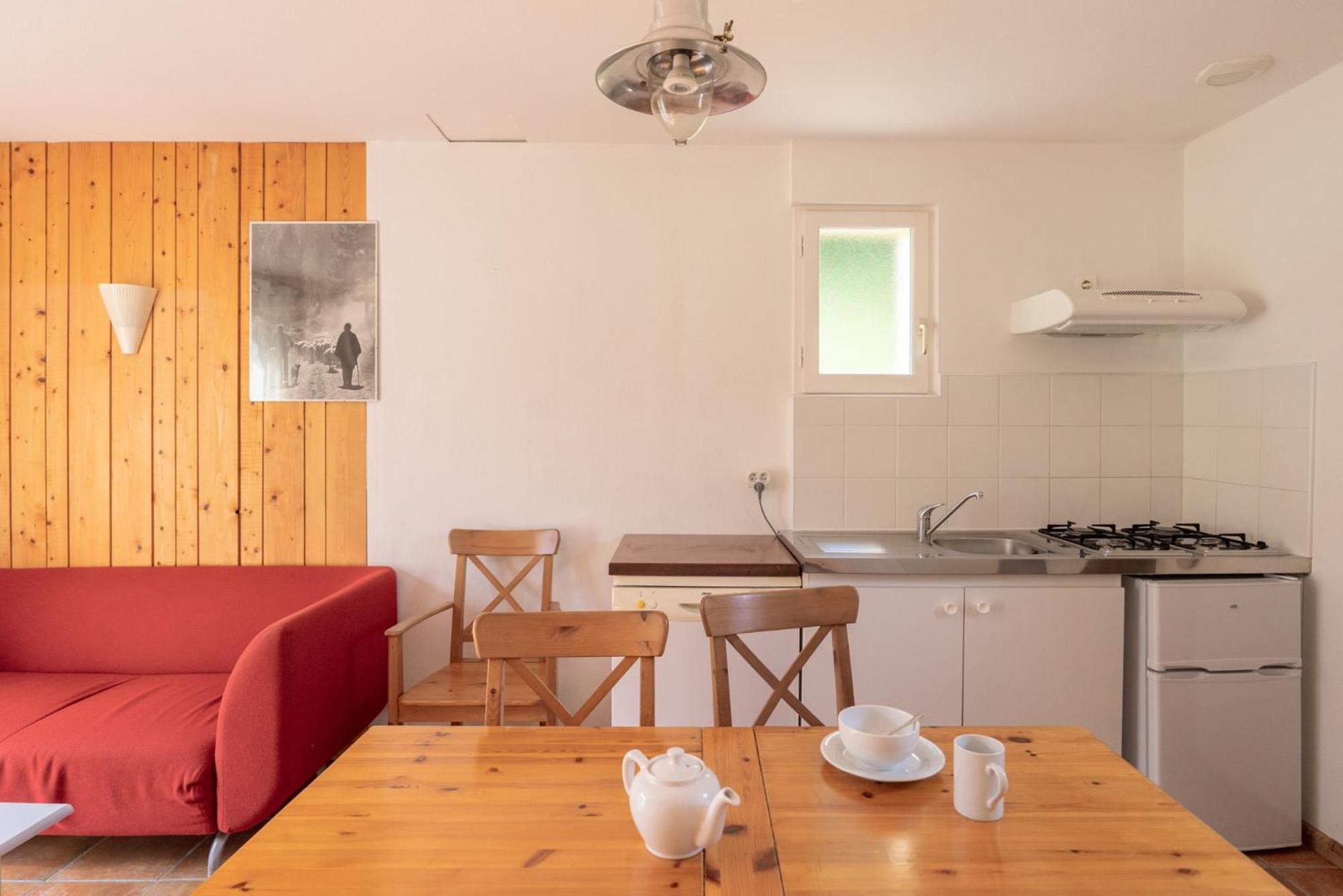 Hotel Domaine de Ramonjuan Bagnères-de-Bigorre Habitación foto